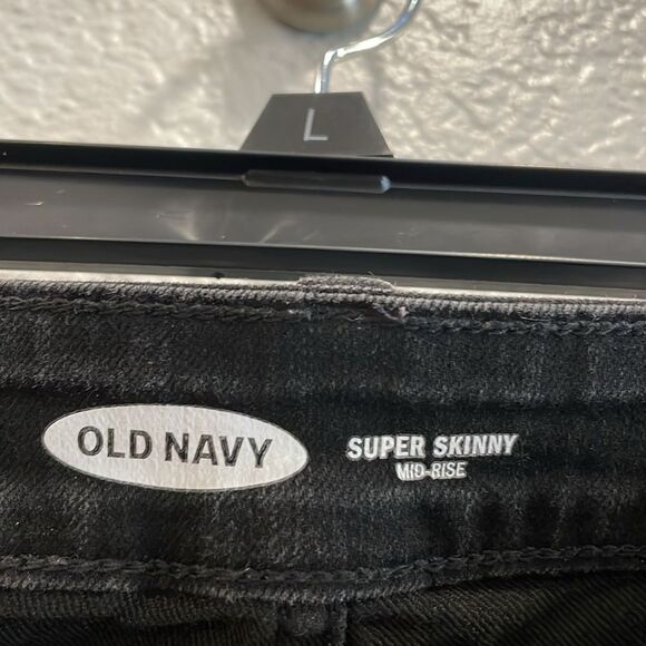 Old Navy Mid Rise Super Skinny Jeans in Black Jack Size 8 - Picture 5 of 10